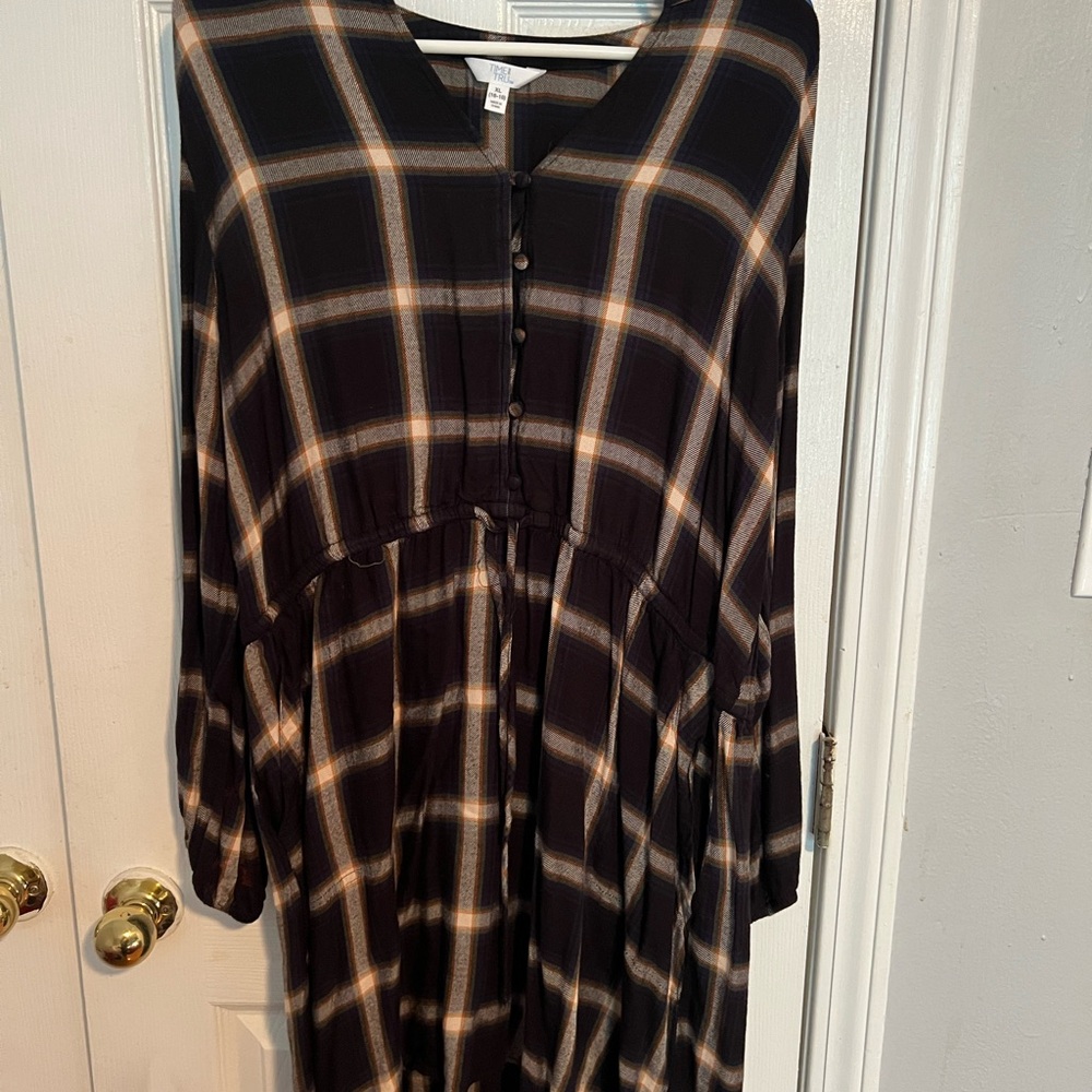 Time and Tru Black Plaid Long Sleeve Dress